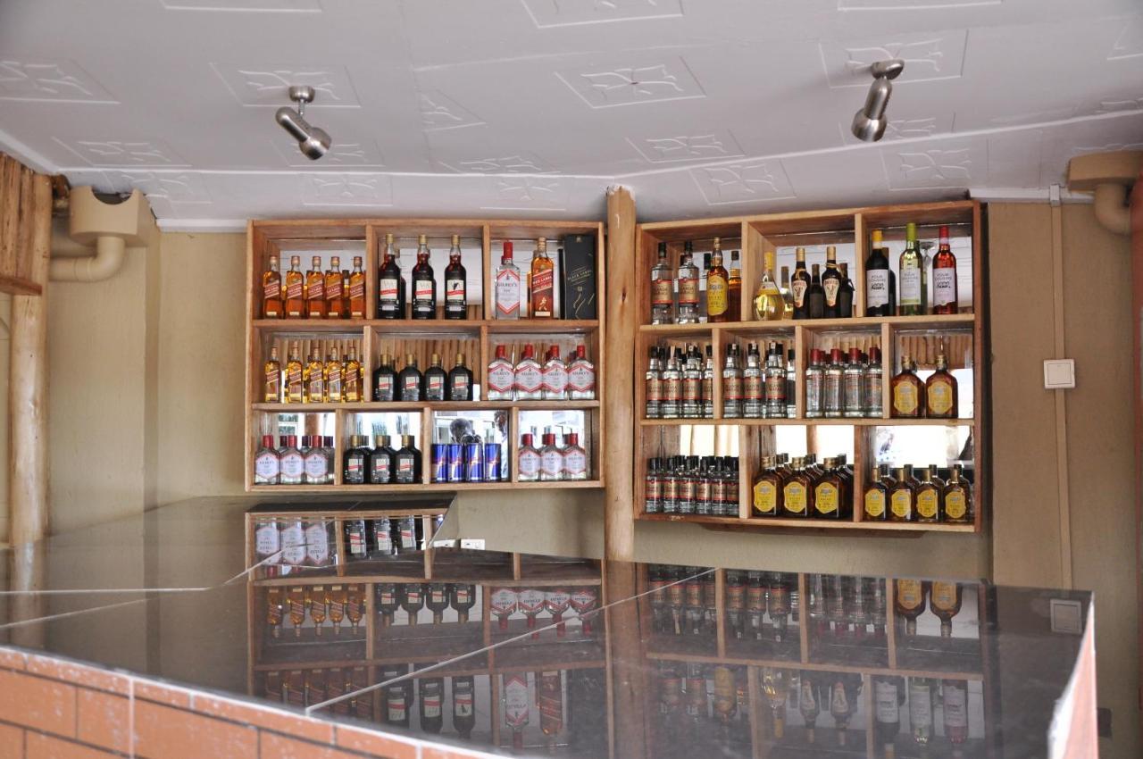 Golden View Hotel Ibanda מראה חיצוני תמונה