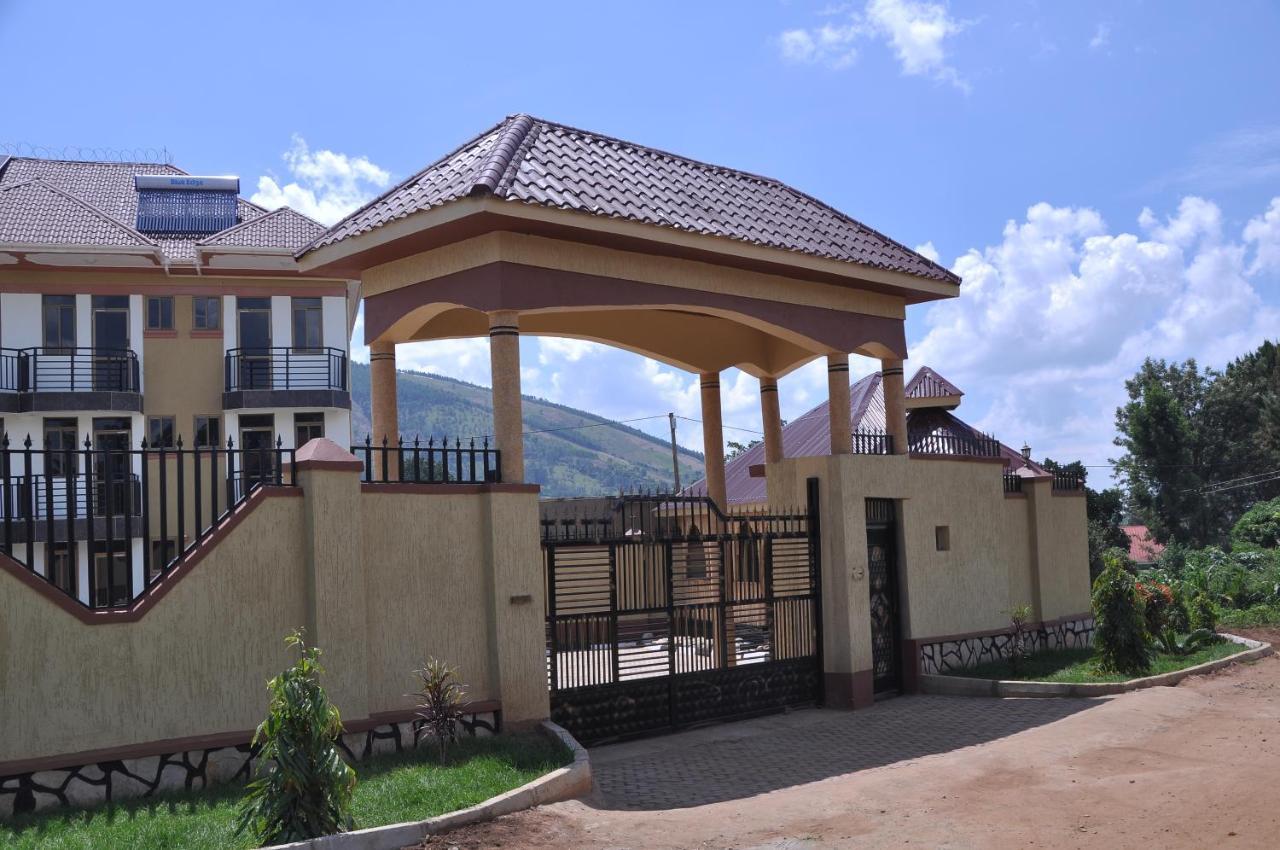 Golden View Hotel Ibanda מראה חיצוני תמונה