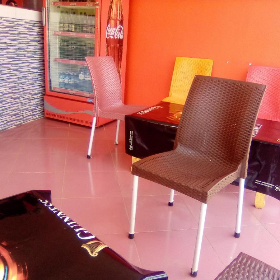 Golden View Hotel Ibanda מראה חיצוני תמונה