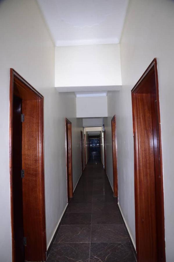 Golden View Hotel Ibanda מראה חיצוני תמונה