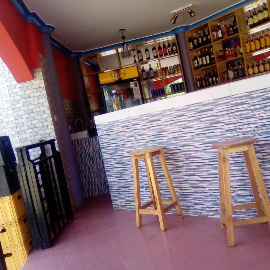 Golden View Hotel Ibanda מראה חיצוני תמונה